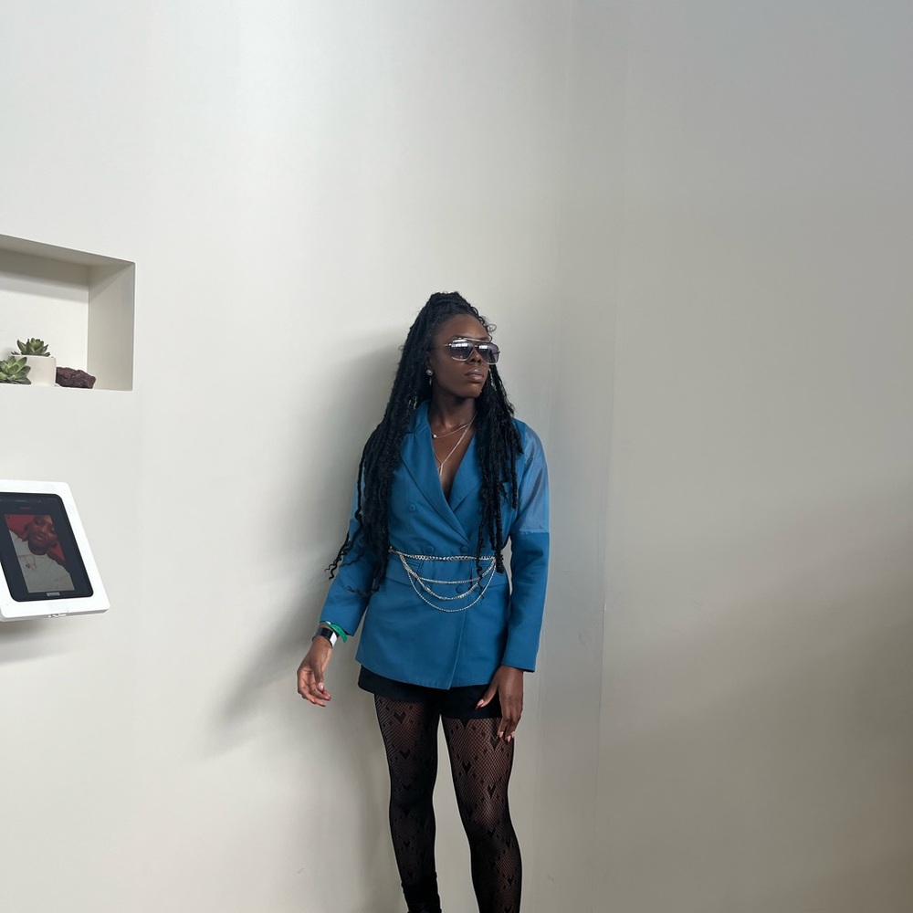 Chic Blue Double-Breasted Blazer - image 2